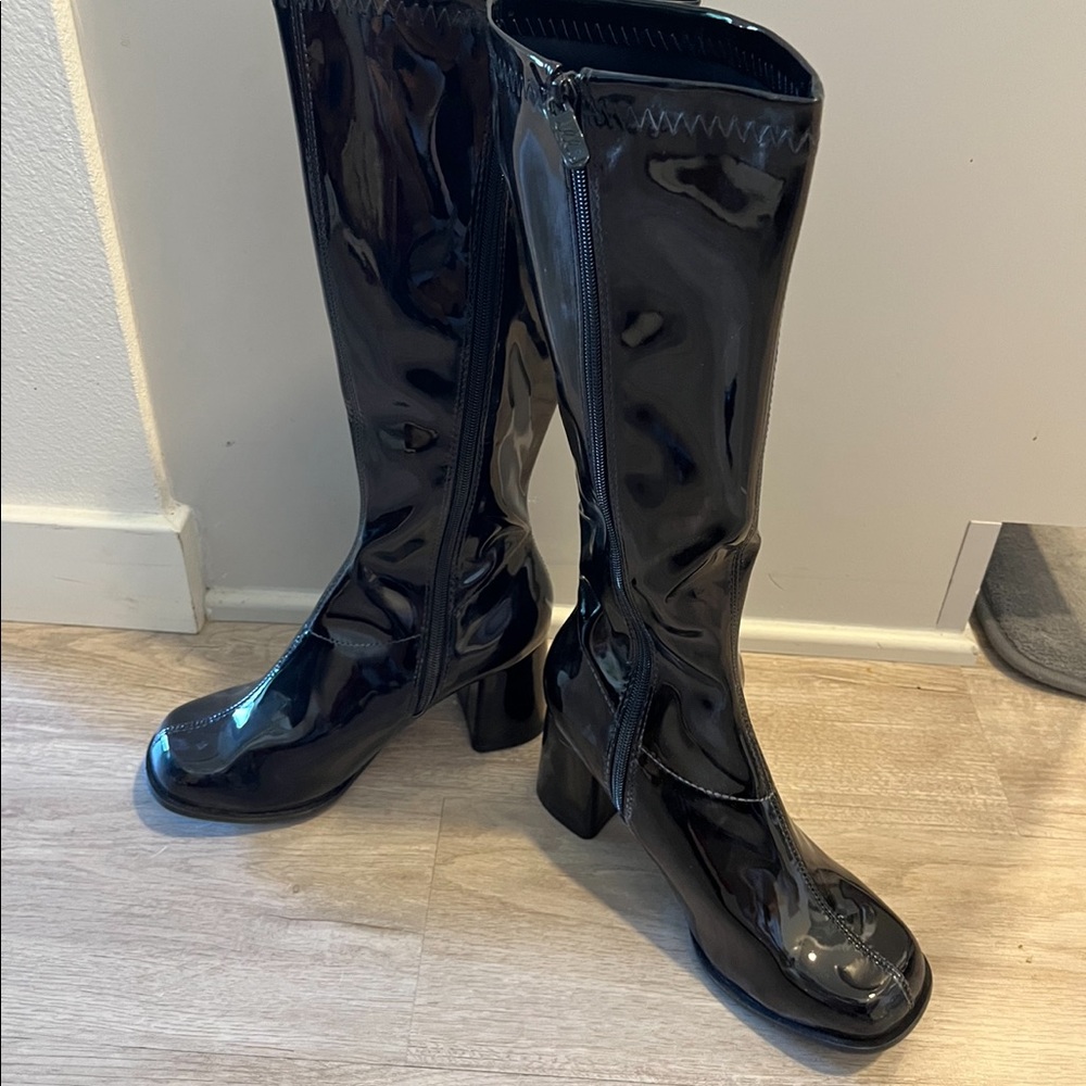 Gogo Boots, Size 8, 3” Heel -Halloween costume, Wonder Women